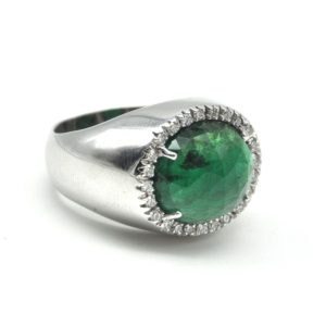 Emerald root ring with diamond outline