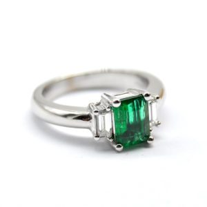 White gold, emerald and diamond ring