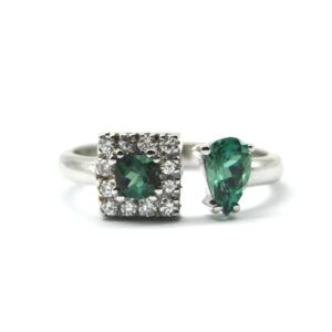 Ring with green tourmaline and diamonds